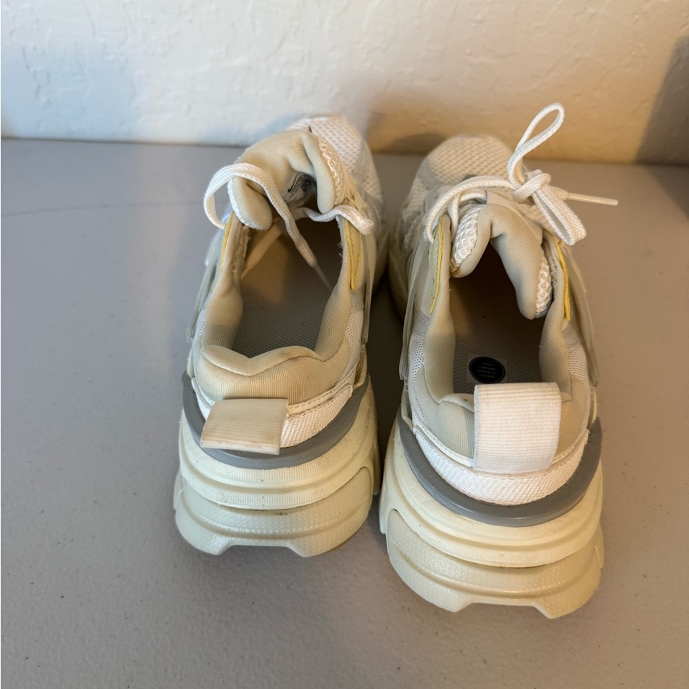Nike Women's V2K Run Running Sneakers - Picture 4 of 6